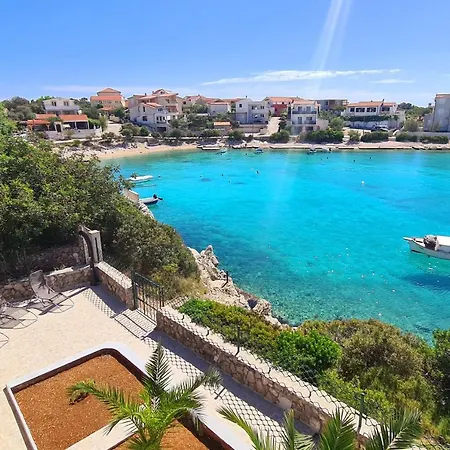 Beachfront Family-friendly House With Hot Tub Kanica - - 16304