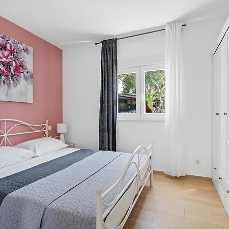 Semesterbostad Seaside House For Families With Children Kanica, - 16304 Rogoznica (Sibenik-Knin)