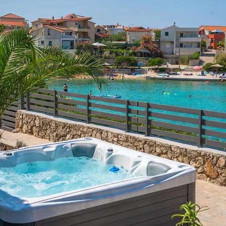 Beachfront Family-friendly House With Hot Tub Kanica - - 16304 *