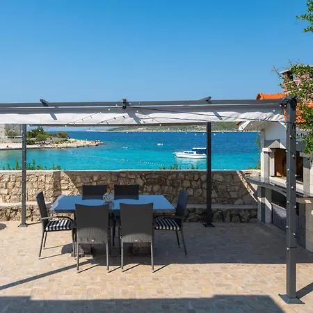 Beachfront Family-friendly House With Hot Tub Kanica - - 16304