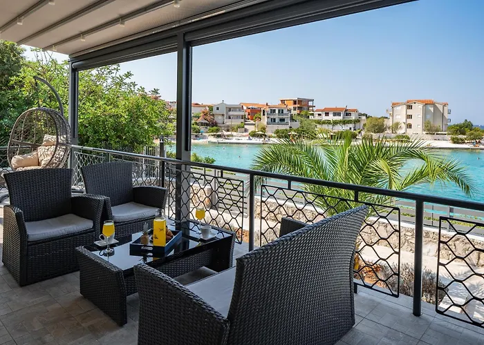 Seaside House For Families With Children Kanica, - 16304 *