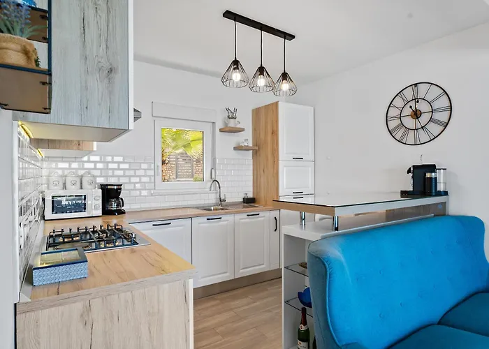 Дом отдыха Seaside House For Families With Children Kanica, - 16304